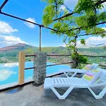 Κατάλυμα σε φάρμα Private Douro- Quinta Susandas