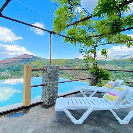 Κατάλυμα σε φάρμα Private Douro- Quinta Susandas
